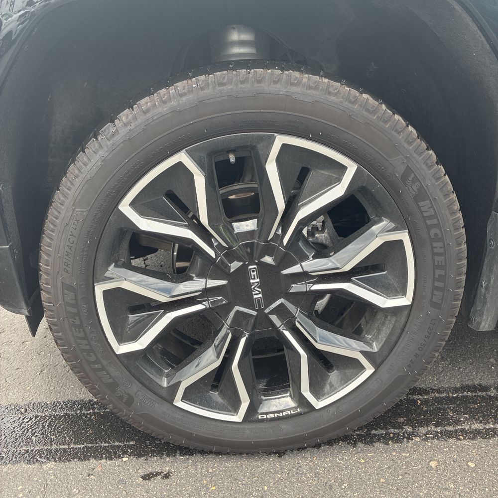 2025 GMC Sierra EV Denali