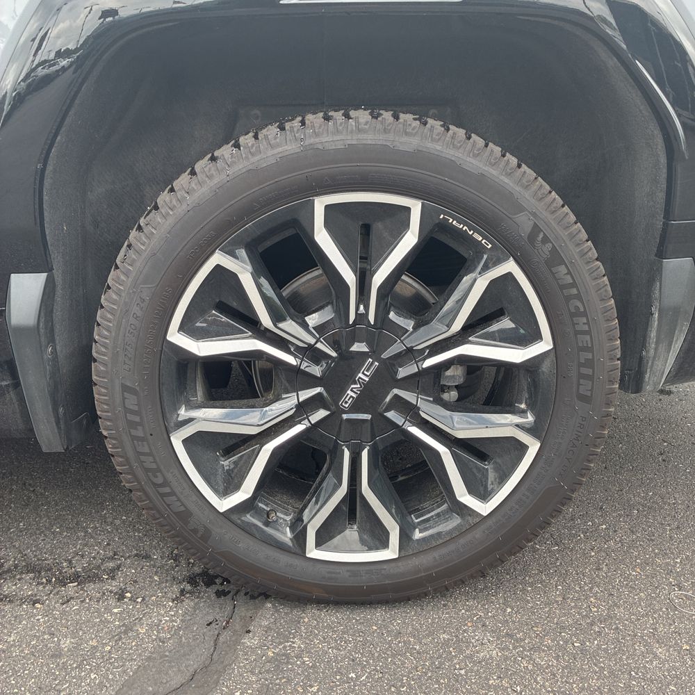 2025 GMC Sierra EV Denali