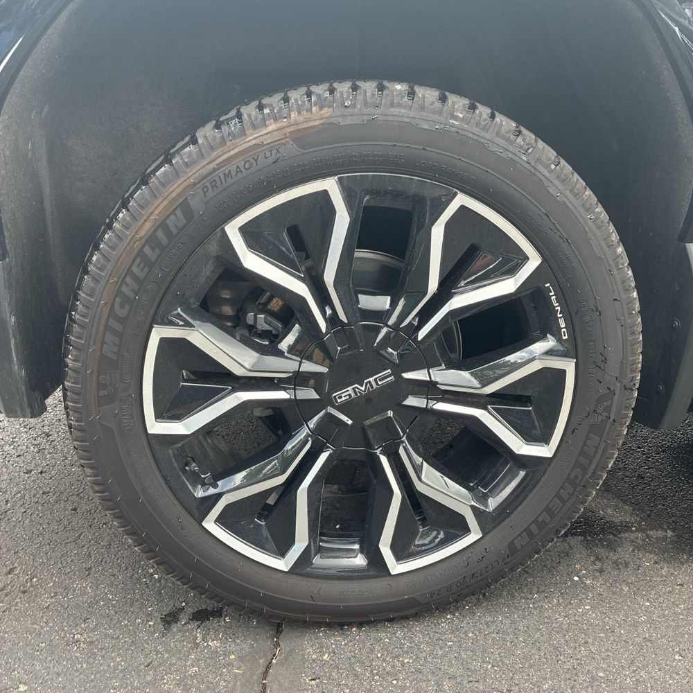 2025 GMC Sierra EV Denali