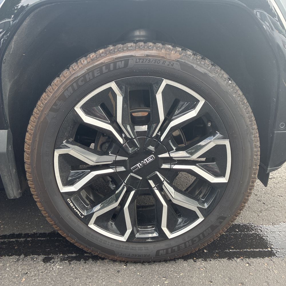 2025 GMC Sierra EV Denali