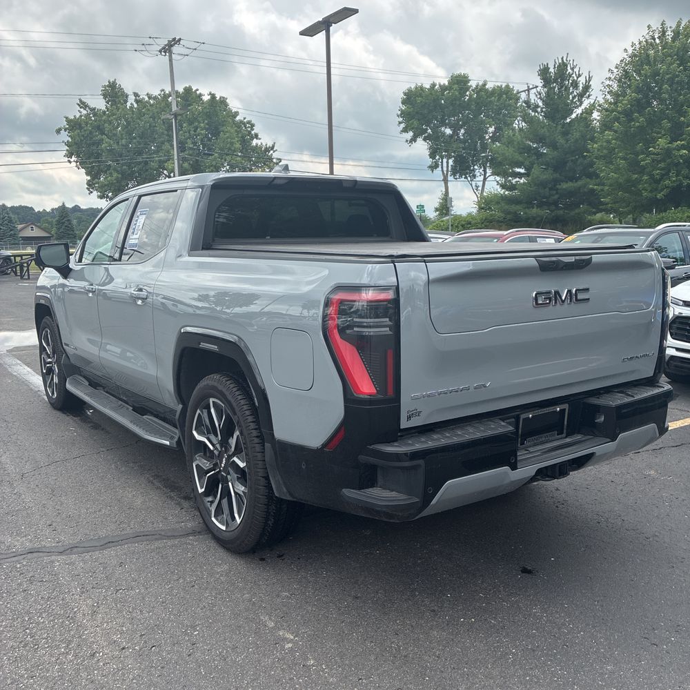 2025 GMC Sierra EV Denali