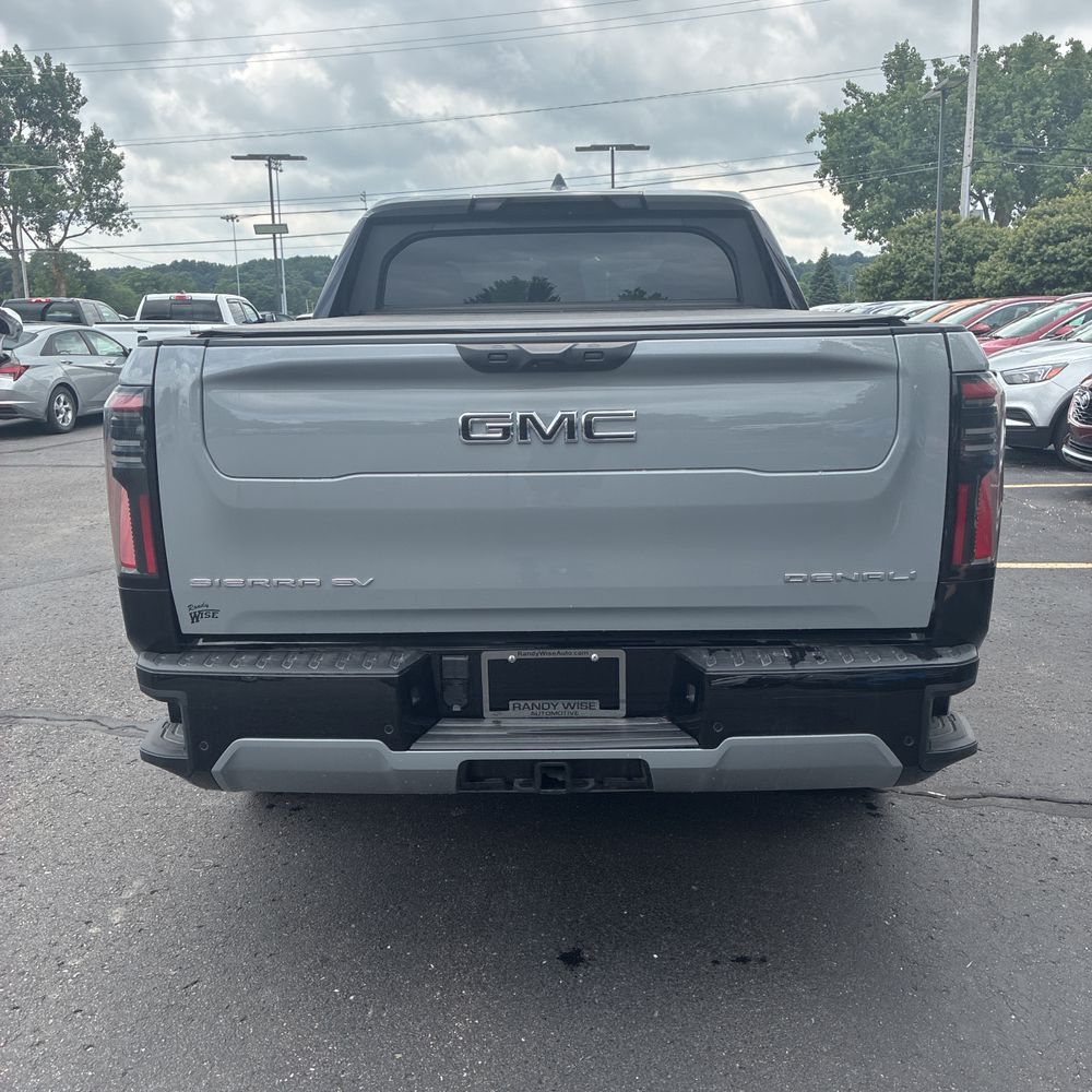 2025 GMC Sierra EV Denali