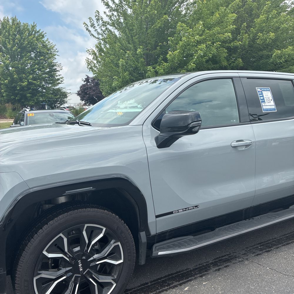 2025 GMC Sierra EV Denali