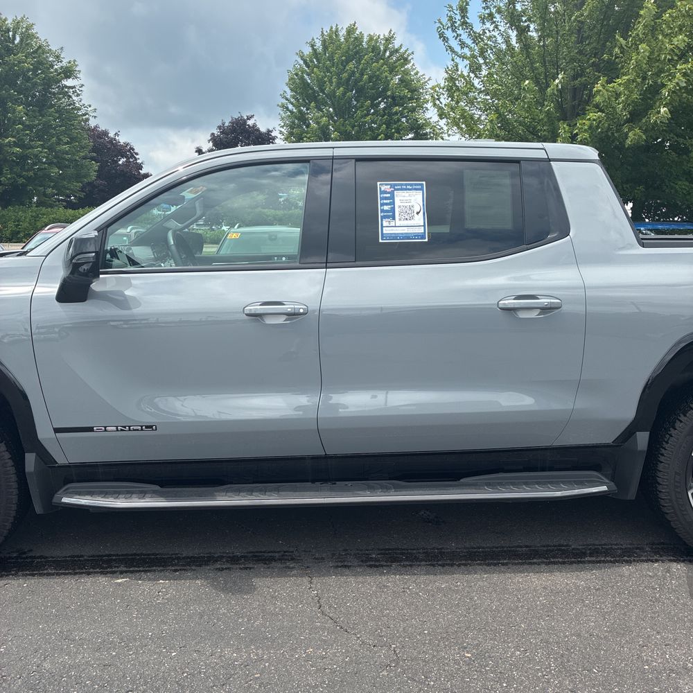 2025 GMC Sierra EV Denali