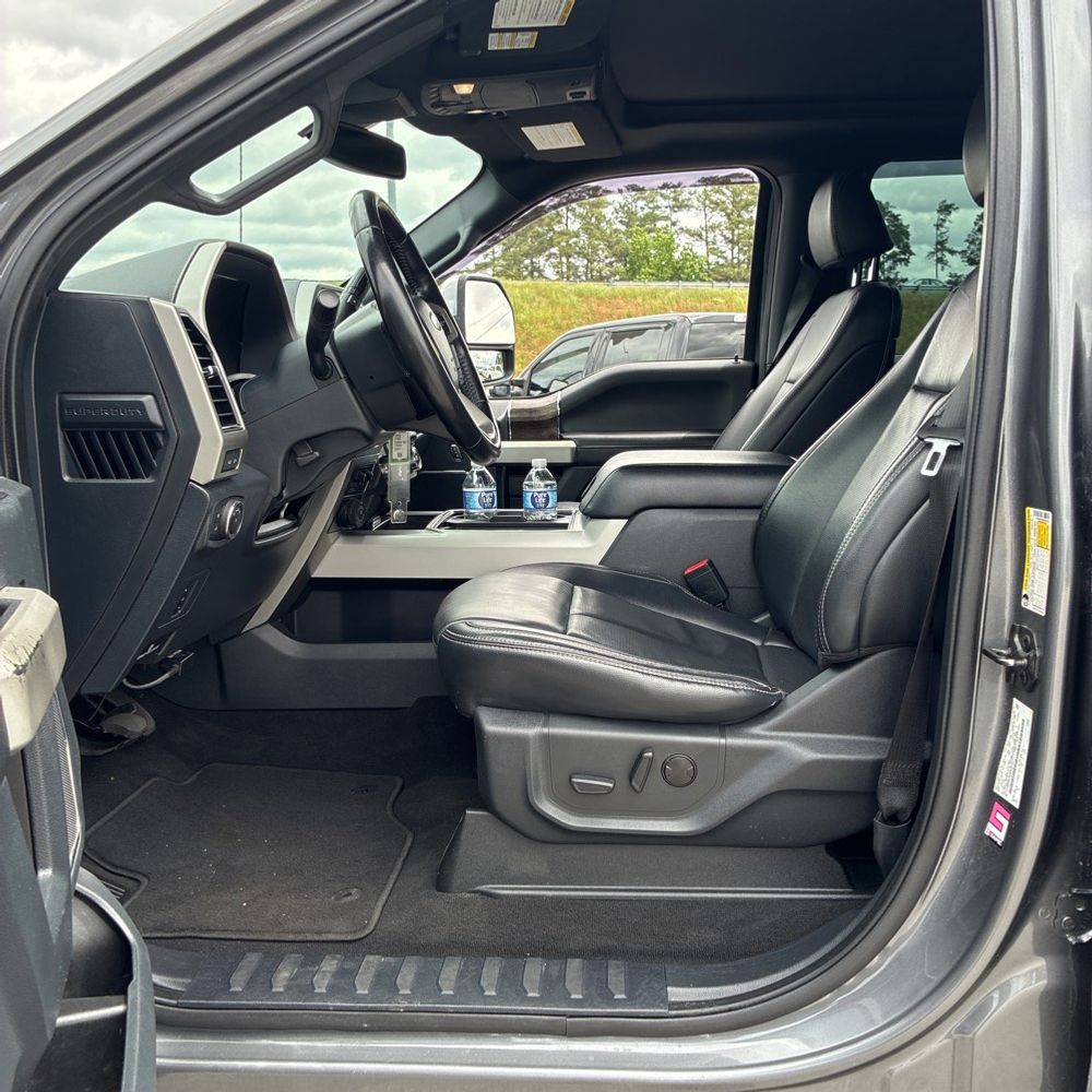 2022 Ford F-350 Super Duty Lariat
