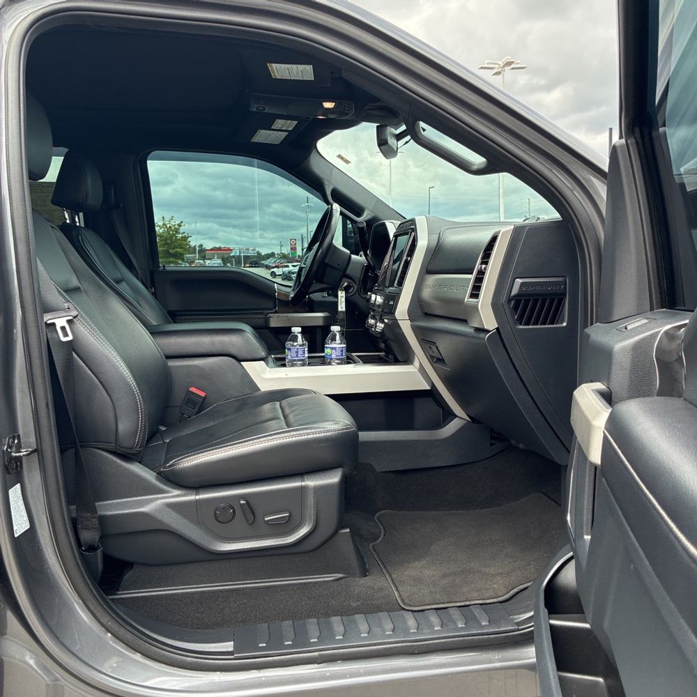 2022 Ford F-350 Super Duty Lariat