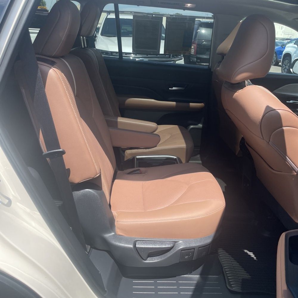 2024 Toyota Grand Highlander Platinum