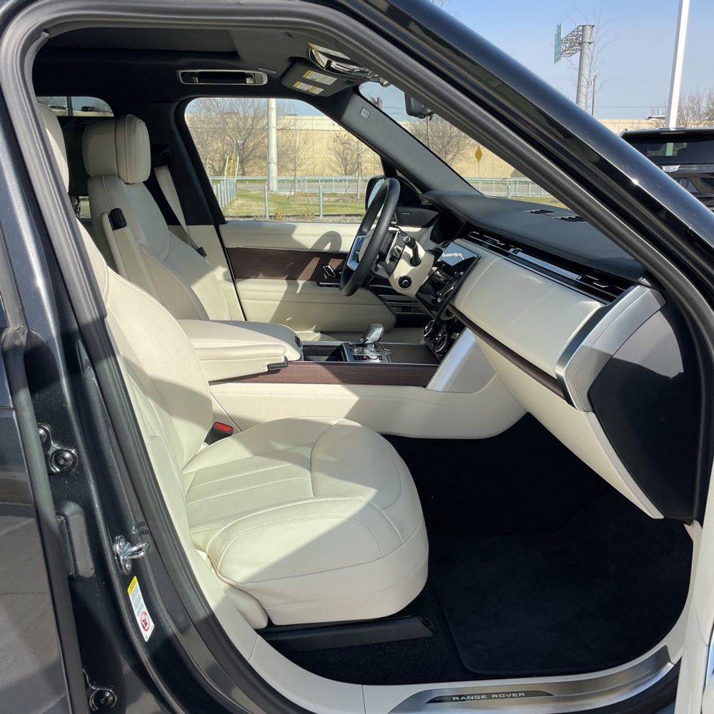 2023 Land Rover Range Rover P530 SE