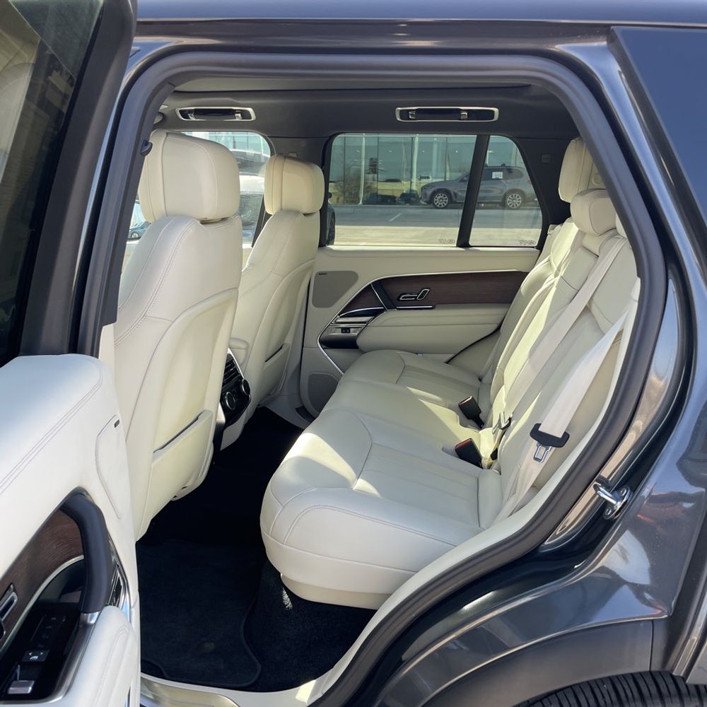 2023 Land Rover Range Rover P530 SE