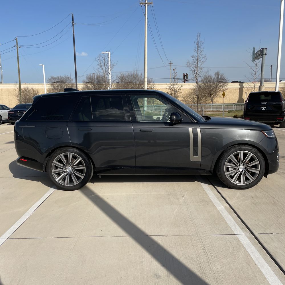2023 Land Rover Range Rover P530 SE