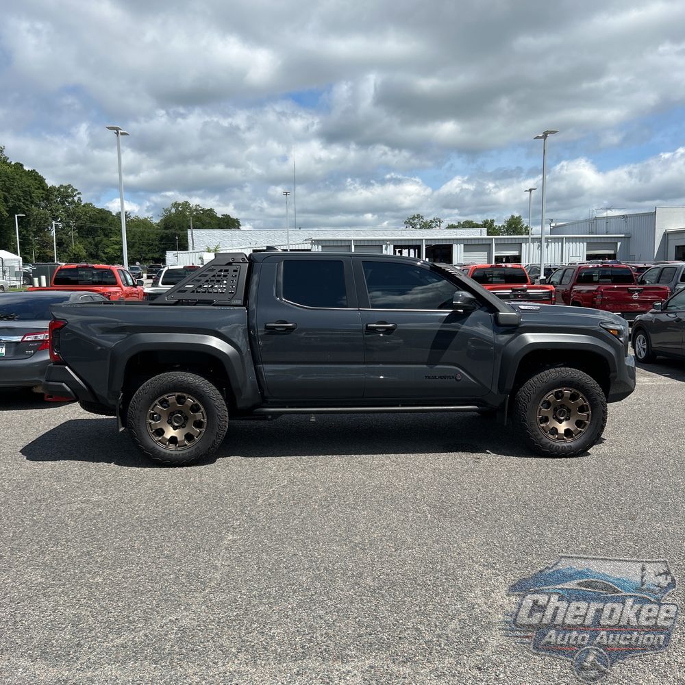 2024 Toyota Tacoma Trailhunter HV