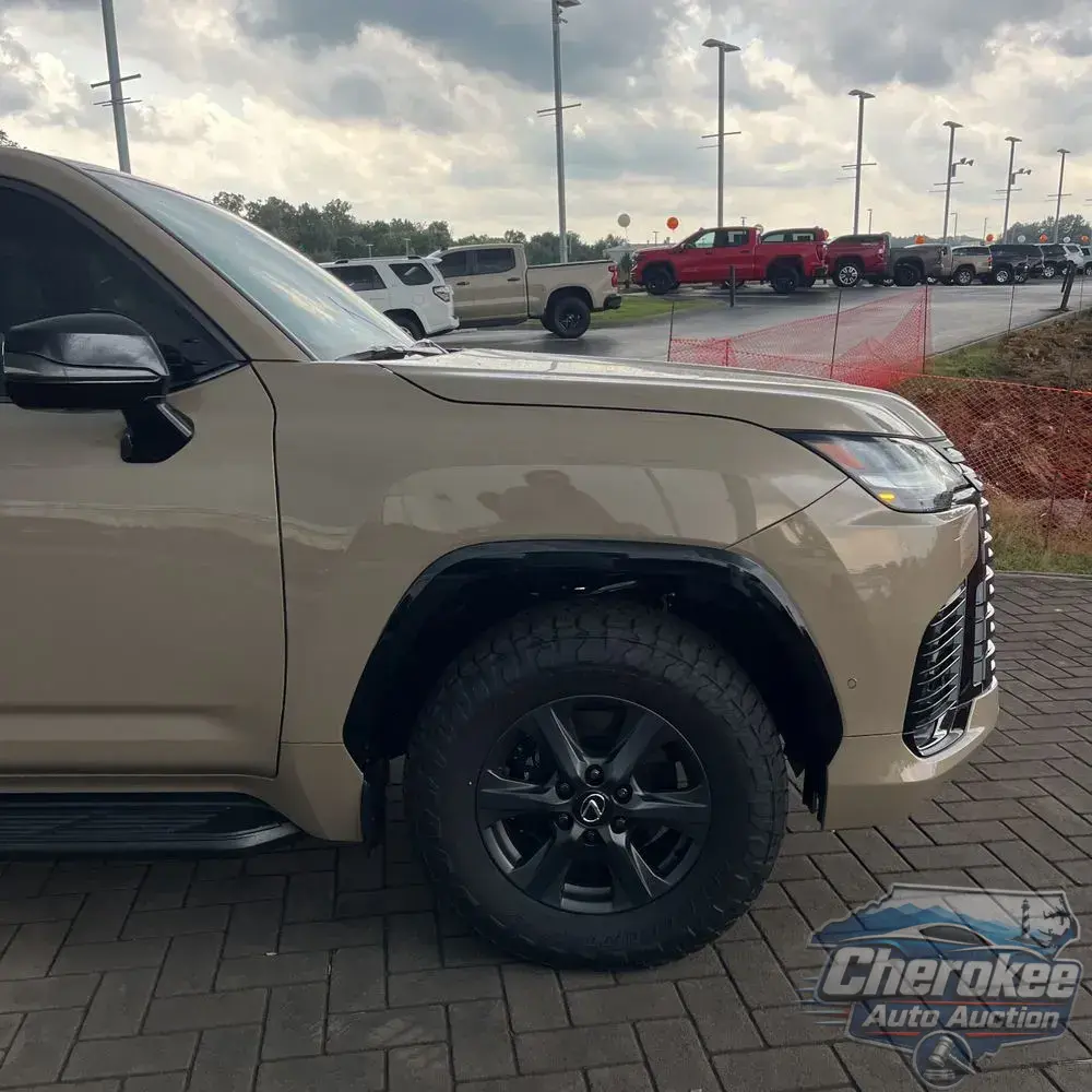 2025 Lexus LX 700h Overtrail