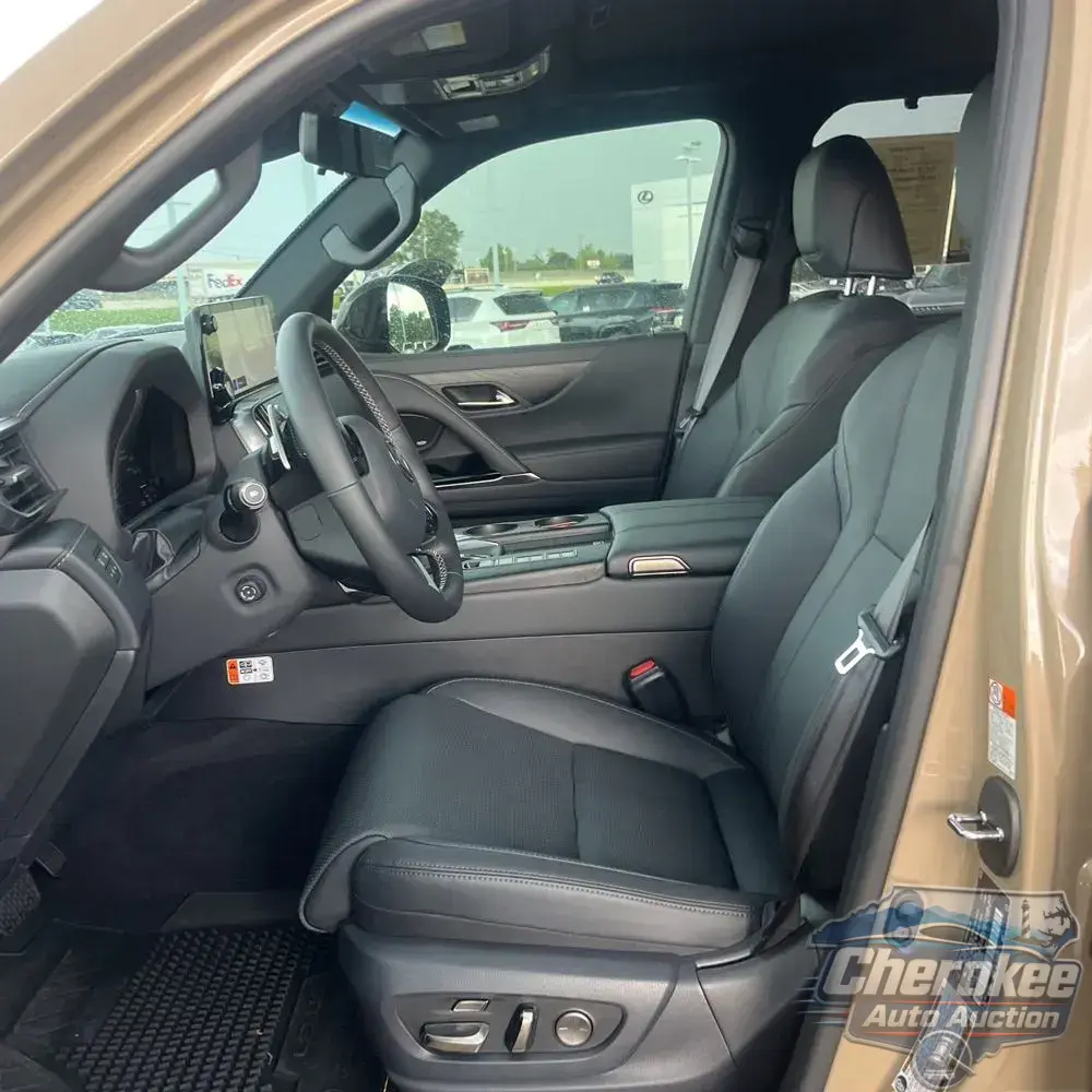 2025 Lexus LX 700h Overtrail