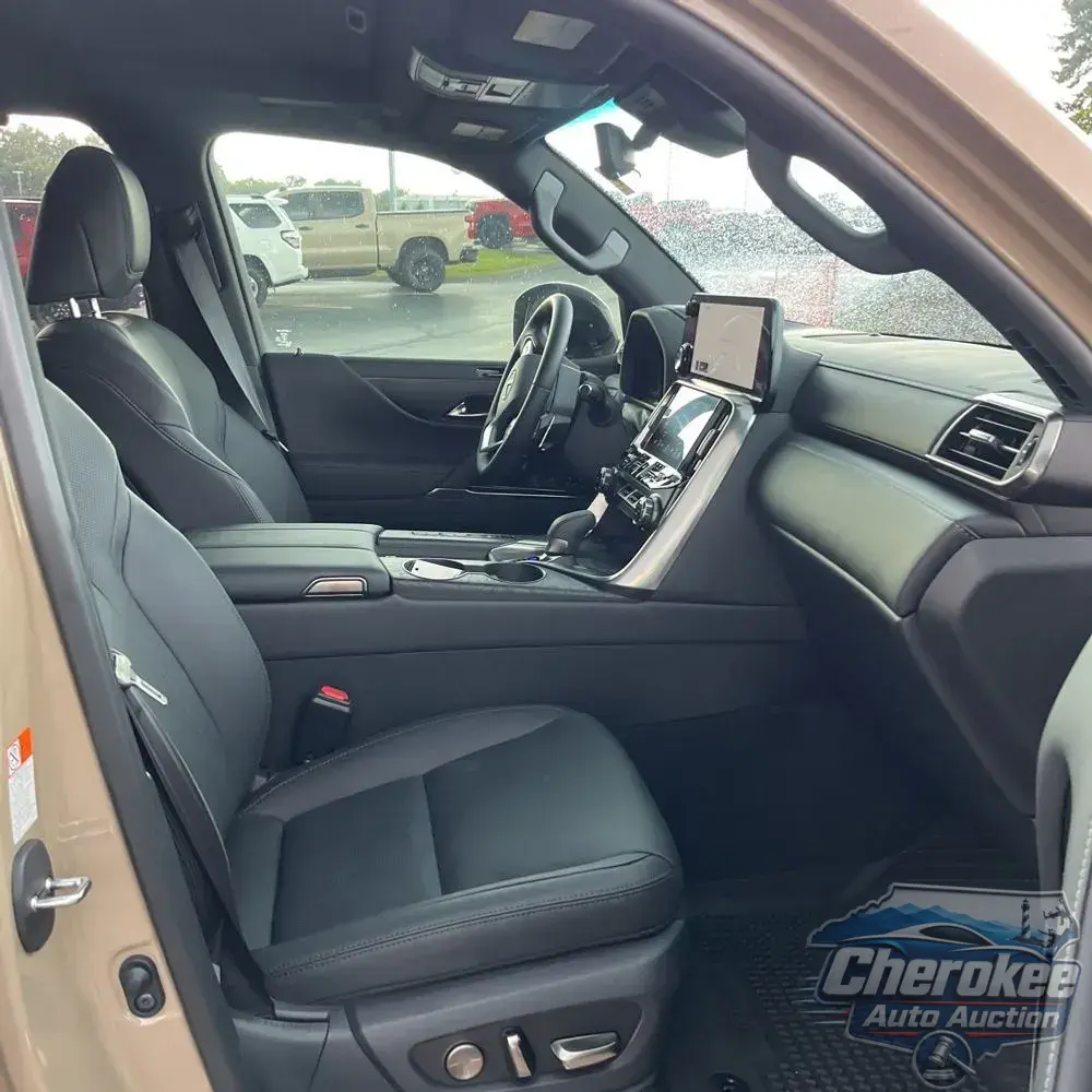 2025 Lexus LX 700h Overtrail
