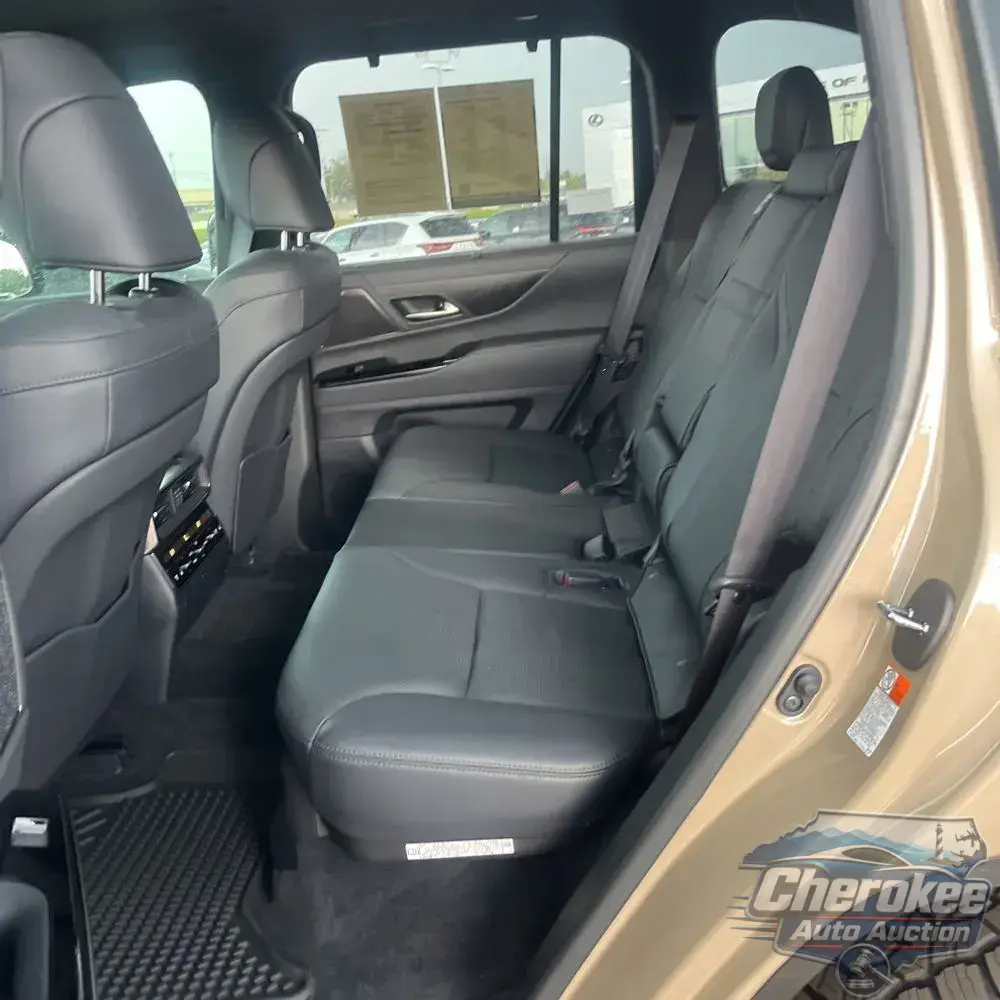 2025 Lexus LX 700h Overtrail