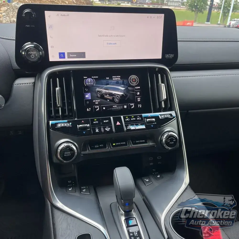 2025 Lexus LX 700h Overtrail