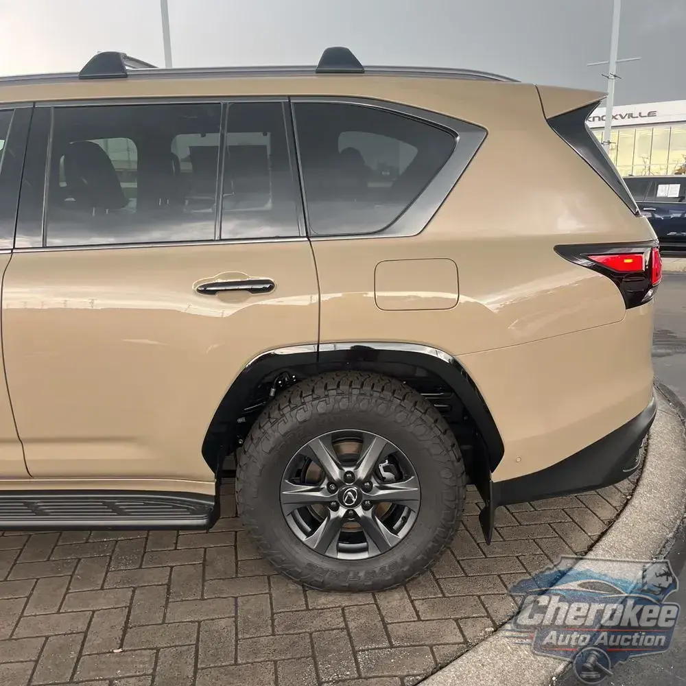 2025 Lexus LX 700h Overtrail