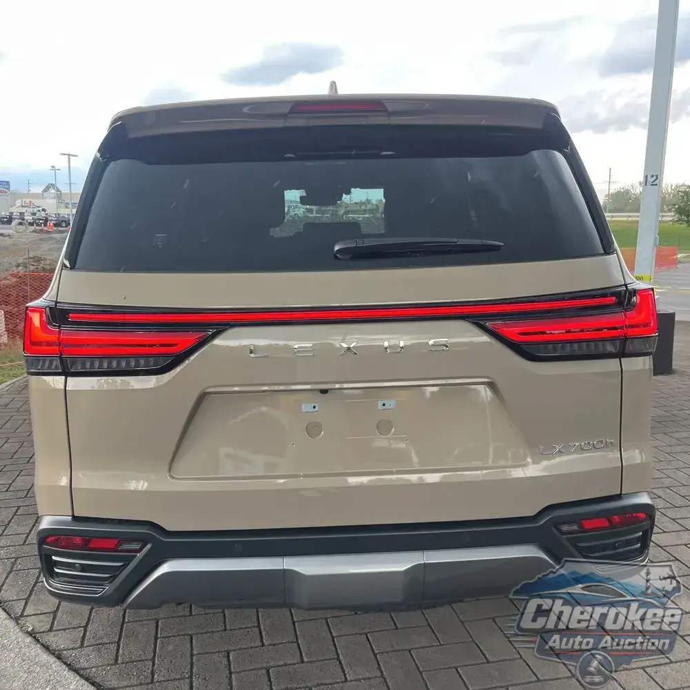2025 Lexus LX 700h Overtrail