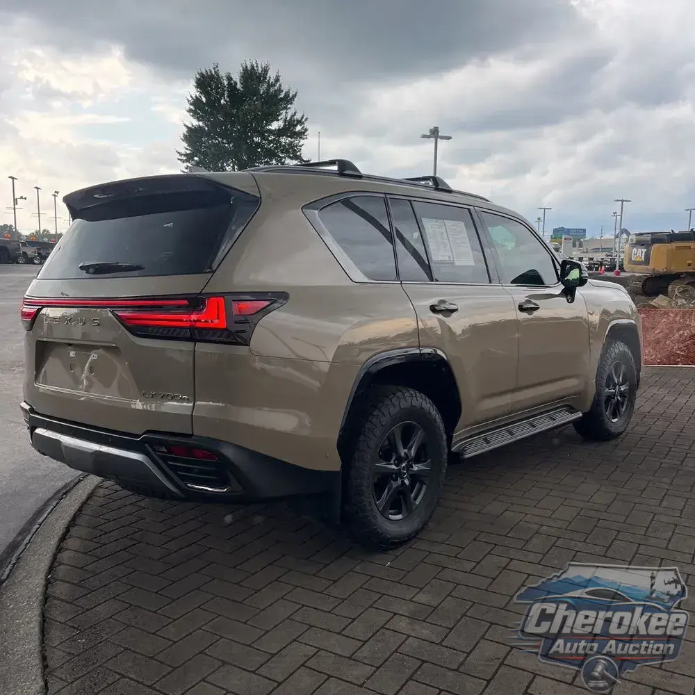 2025 Lexus LX 700h Overtrail