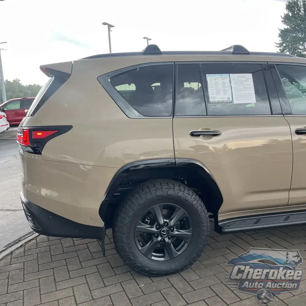 2025 Lexus LX 700h Overtrail
