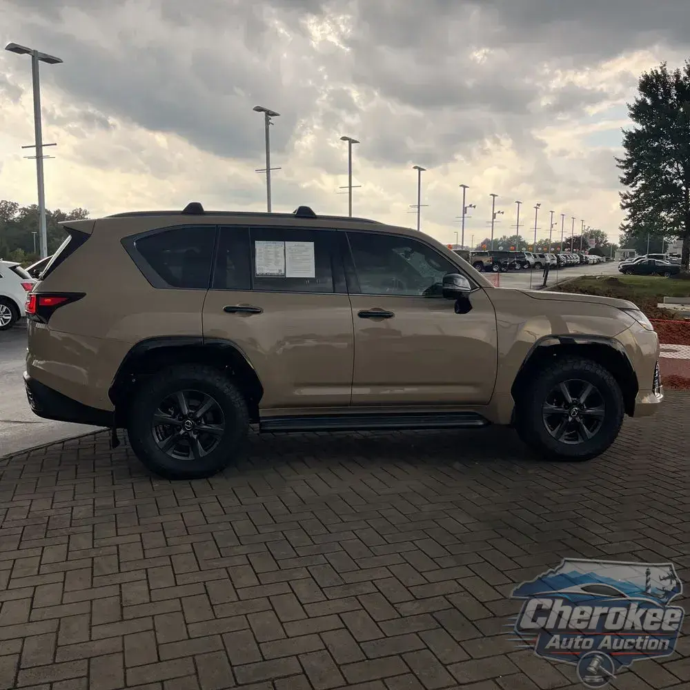 2025 Lexus LX 700h Overtrail