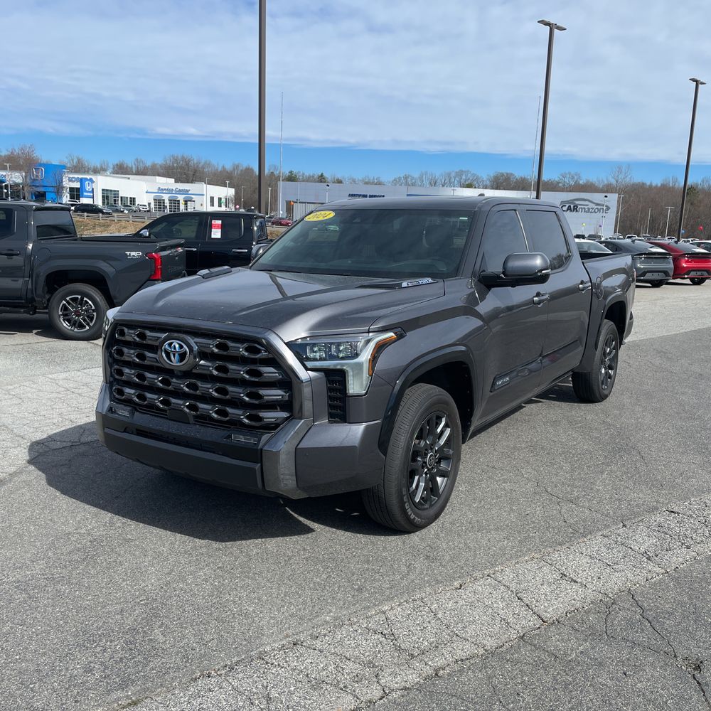 2024 Toyota Tundra Platinum HV