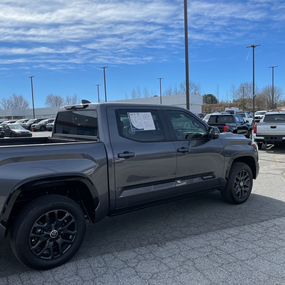 2024 Toyota Tundra Platinum HV
