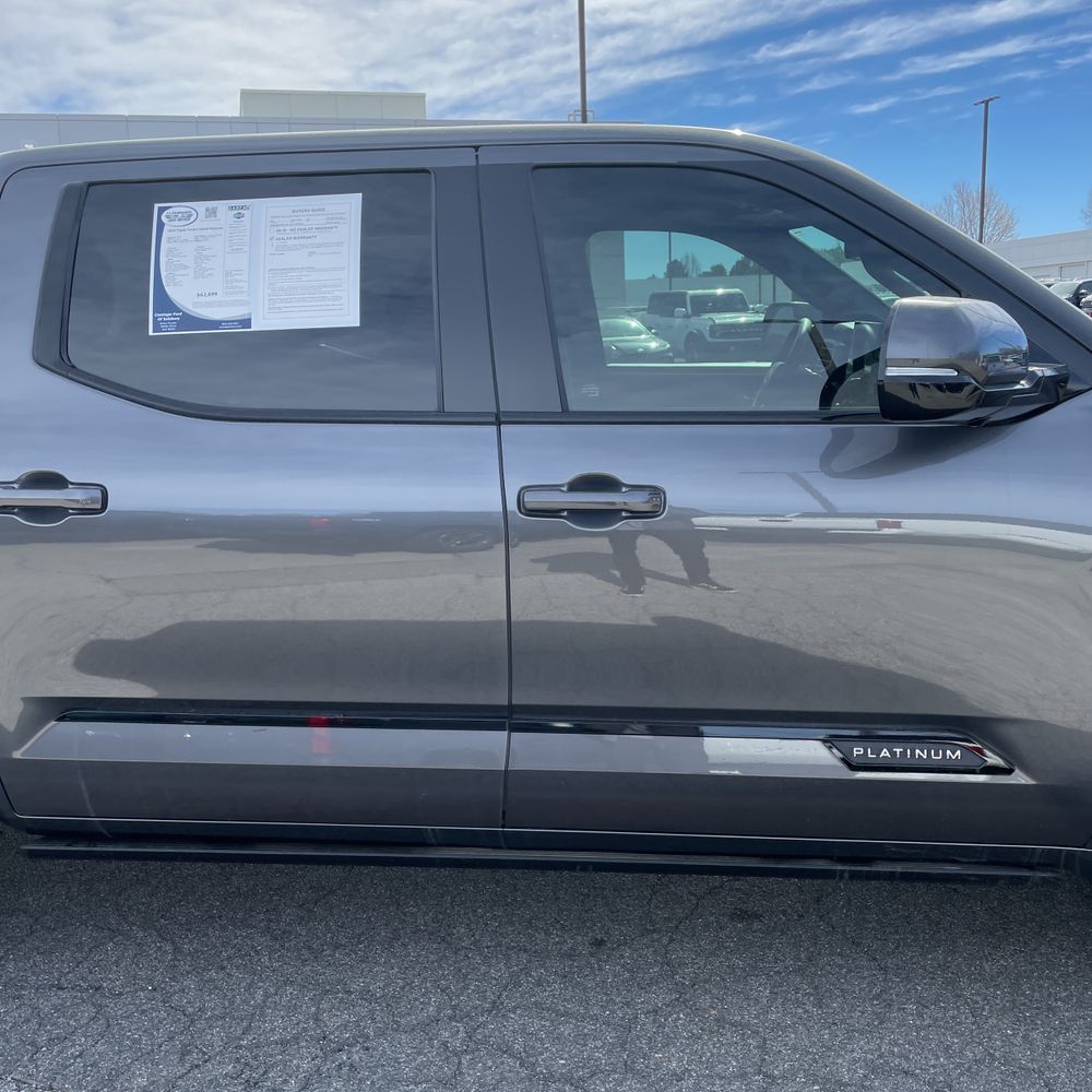 2024 Toyota Tundra Platinum HV