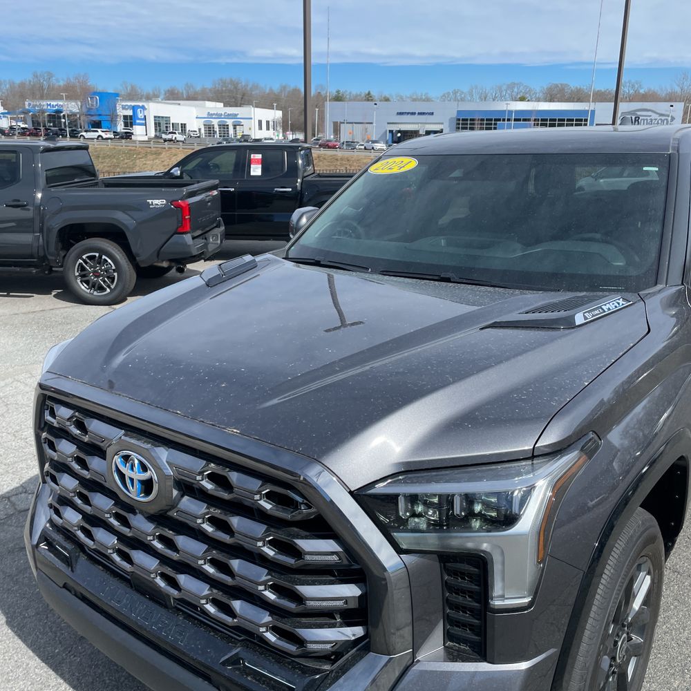 2024 Toyota Tundra Platinum HV