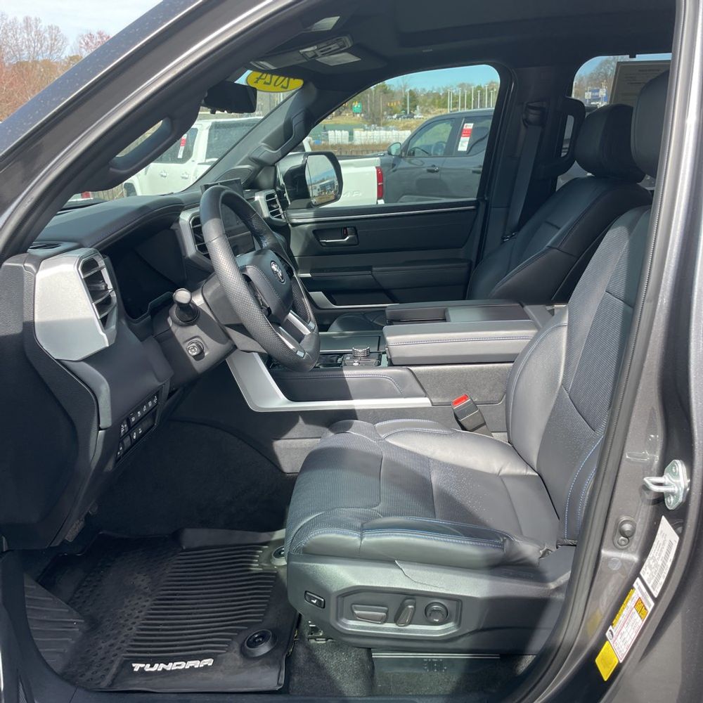 2024 Toyota Tundra Platinum HV