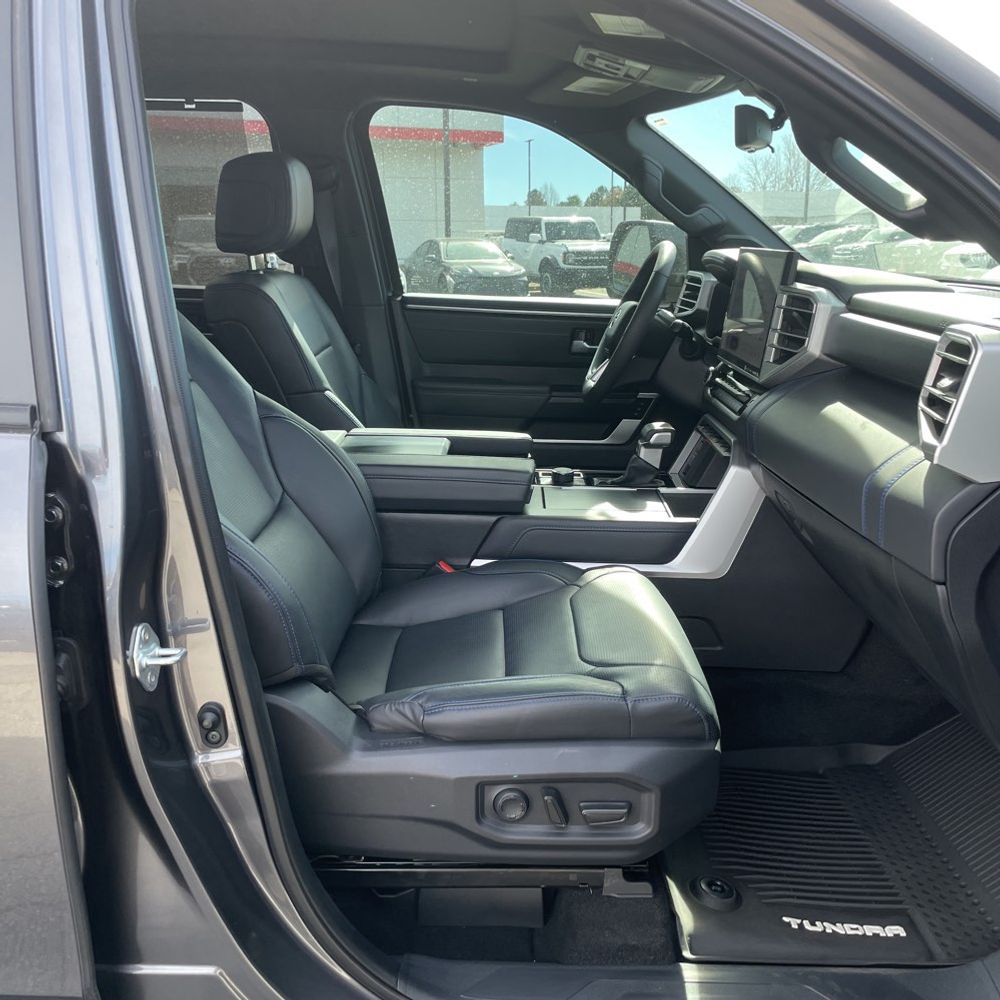 2024 Toyota Tundra Platinum HV