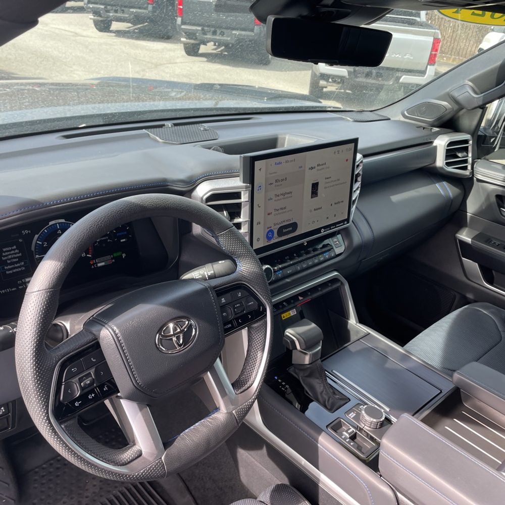 2024 Toyota Tundra Platinum HV