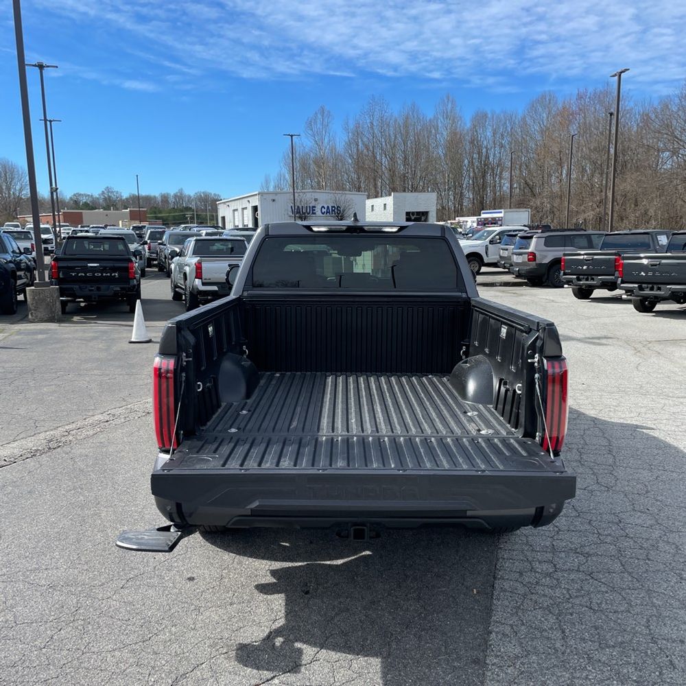 2024 Toyota Tundra Platinum HV