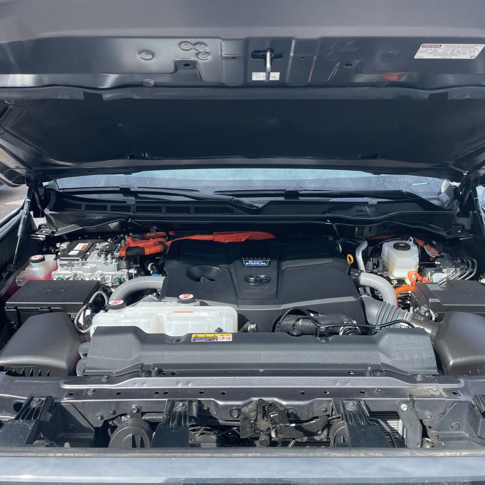 2024 Toyota Tundra Platinum HV