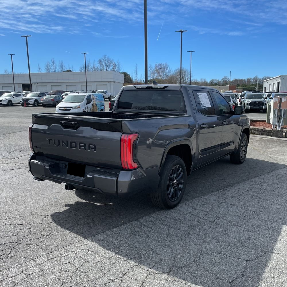 2024 Toyota Tundra Platinum HV