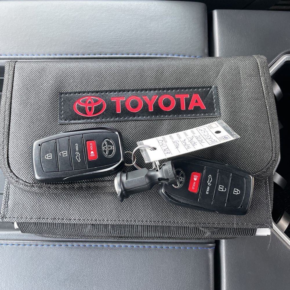 2024 Toyota Tundra Platinum HV