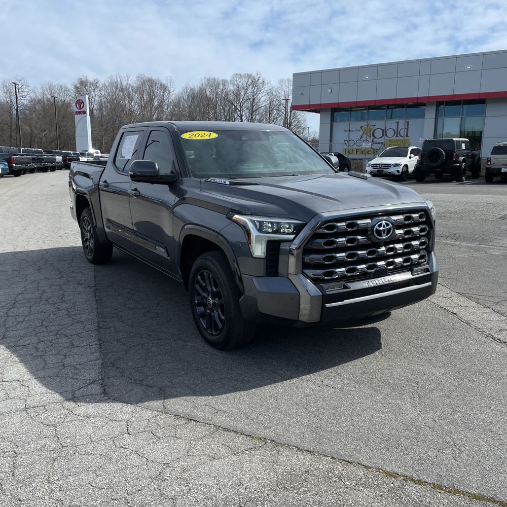 2024 Toyota Tundra Platinum HV