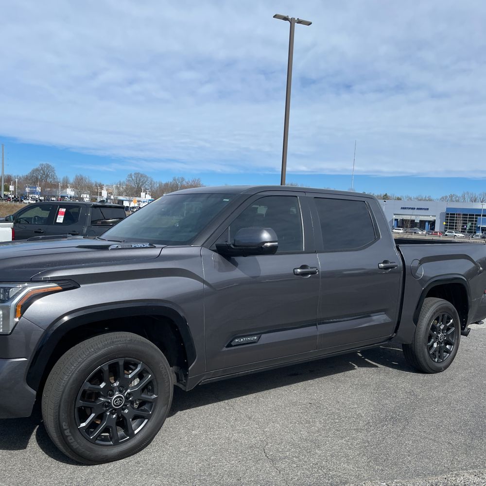 2024 Toyota Tundra Platinum HV