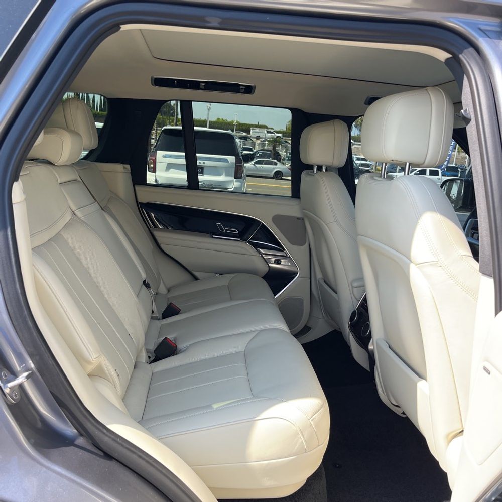 2023 Land Rover Range Rover P530 SE