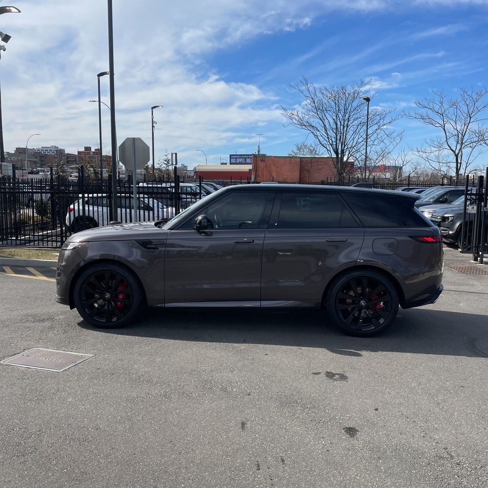 2025 Land Rover Range Rover Sport P460e Dynamic SE