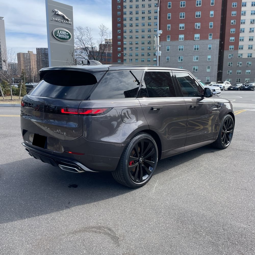 2025 Land Rover Range Rover Sport P460e Dynamic SE