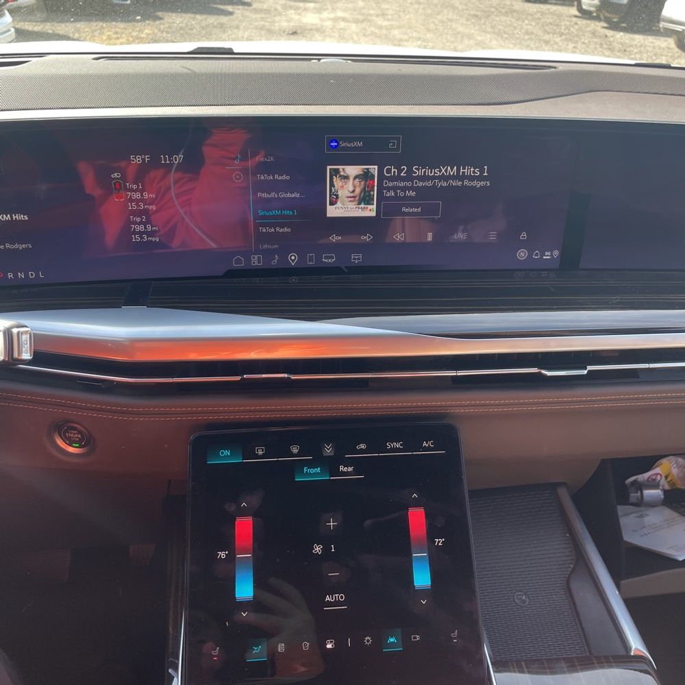 2025 Cadillac Escalade ESV Premium Luxury