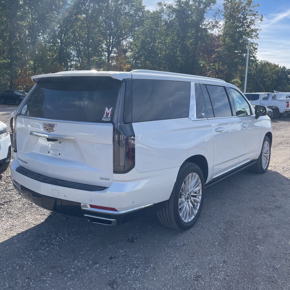 2025 Cadillac Escalade ESV Premium Luxury