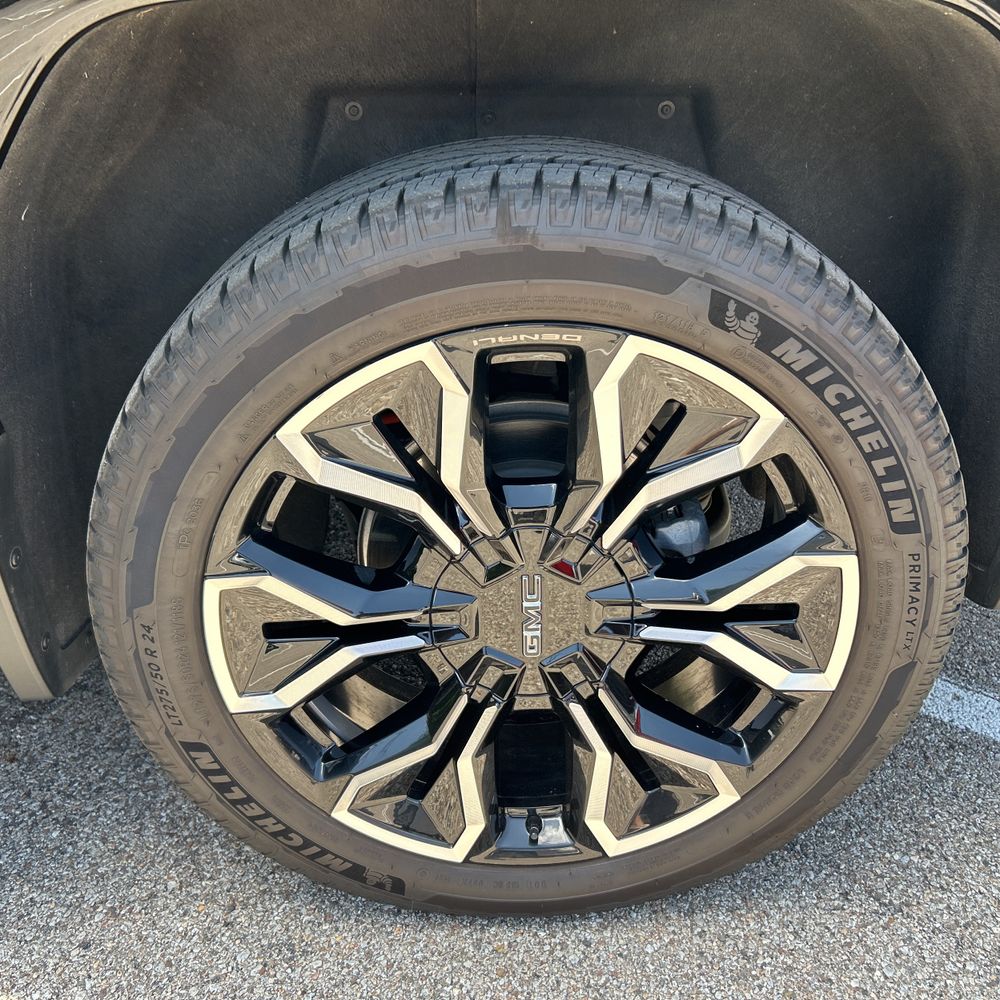 2024 GMC Sierra EV Denali Edition 1