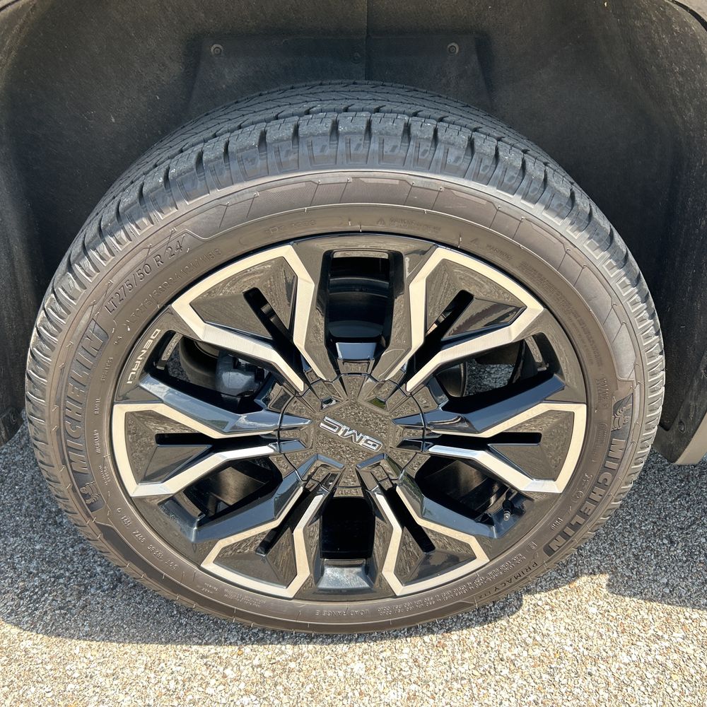2024 GMC Sierra EV Denali Edition 1