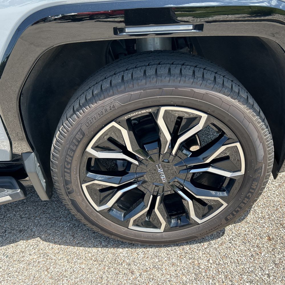 2024 GMC Sierra EV Denali Edition 1