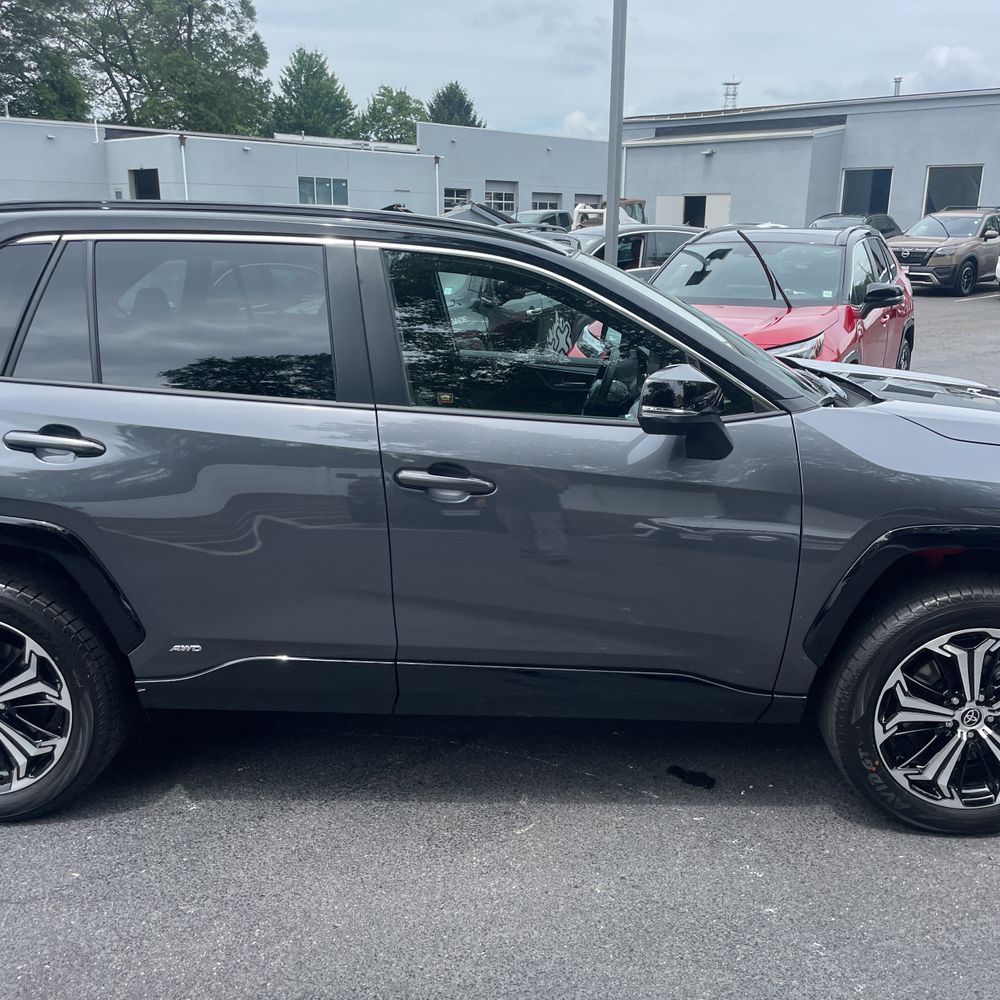2025 Toyota RAV4 Plug-in Hybrid XSE