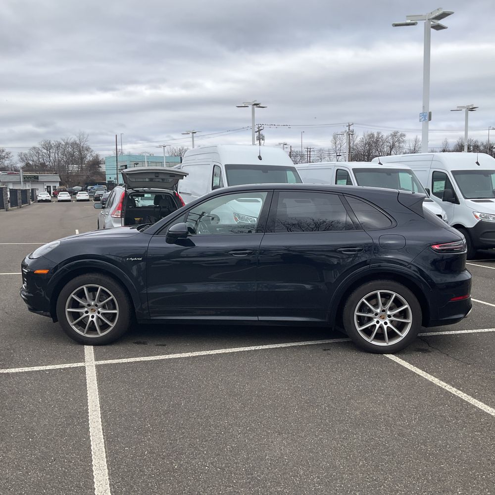 2022 Porsche Cayenne E-Hybrid