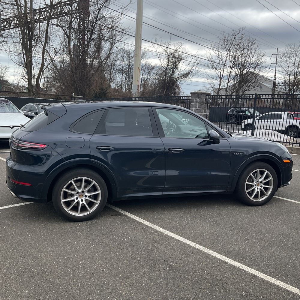 2022 Porsche Cayenne E-Hybrid