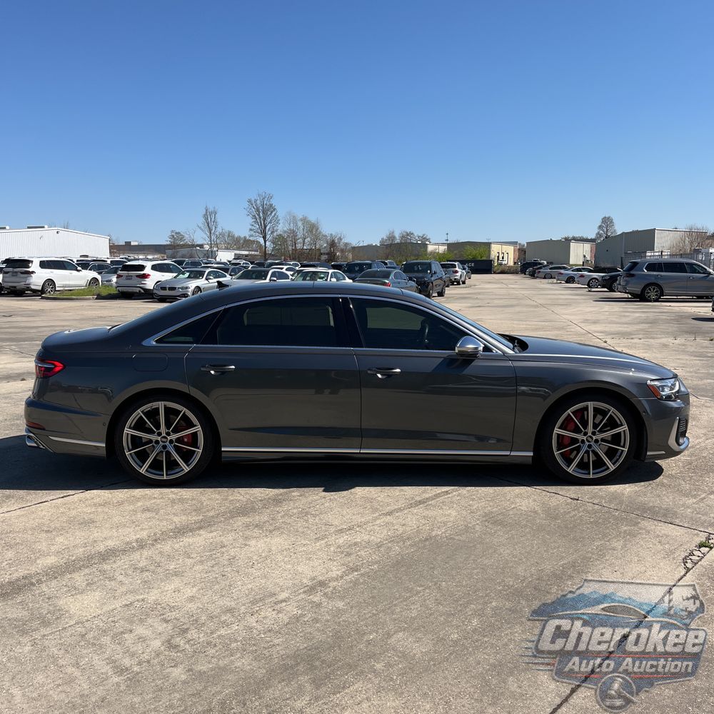 2022 Audi S8